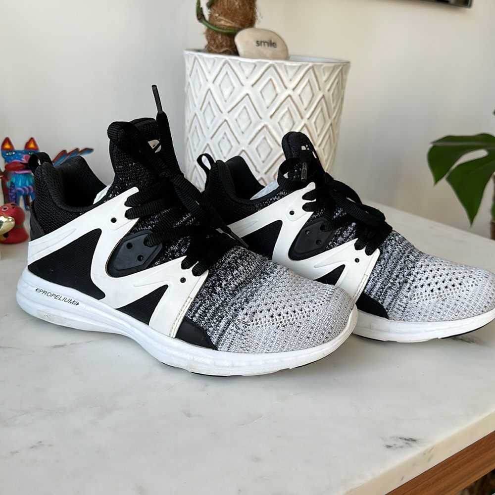 Women’s APL Ascend Sneakers, SZ 7.5